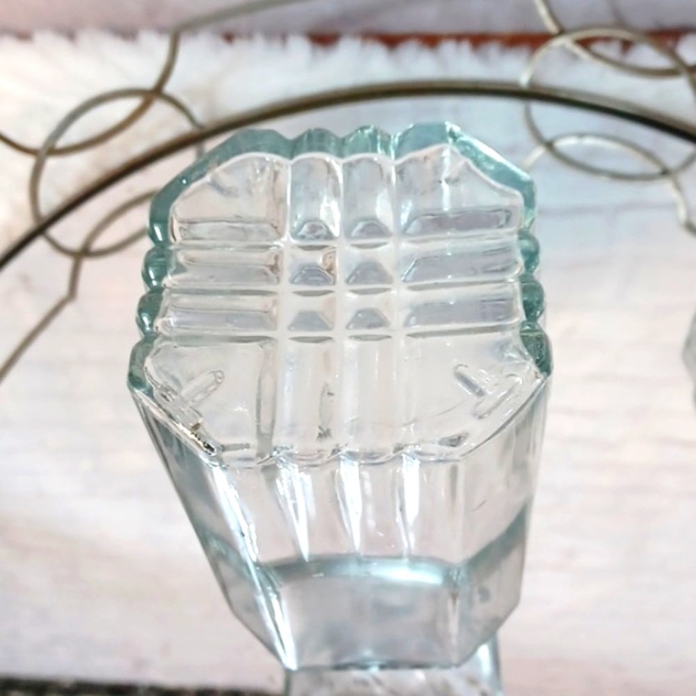 Liquor Vintage Bottles 2 4/1 Price 70,s - Picture 6 of 6